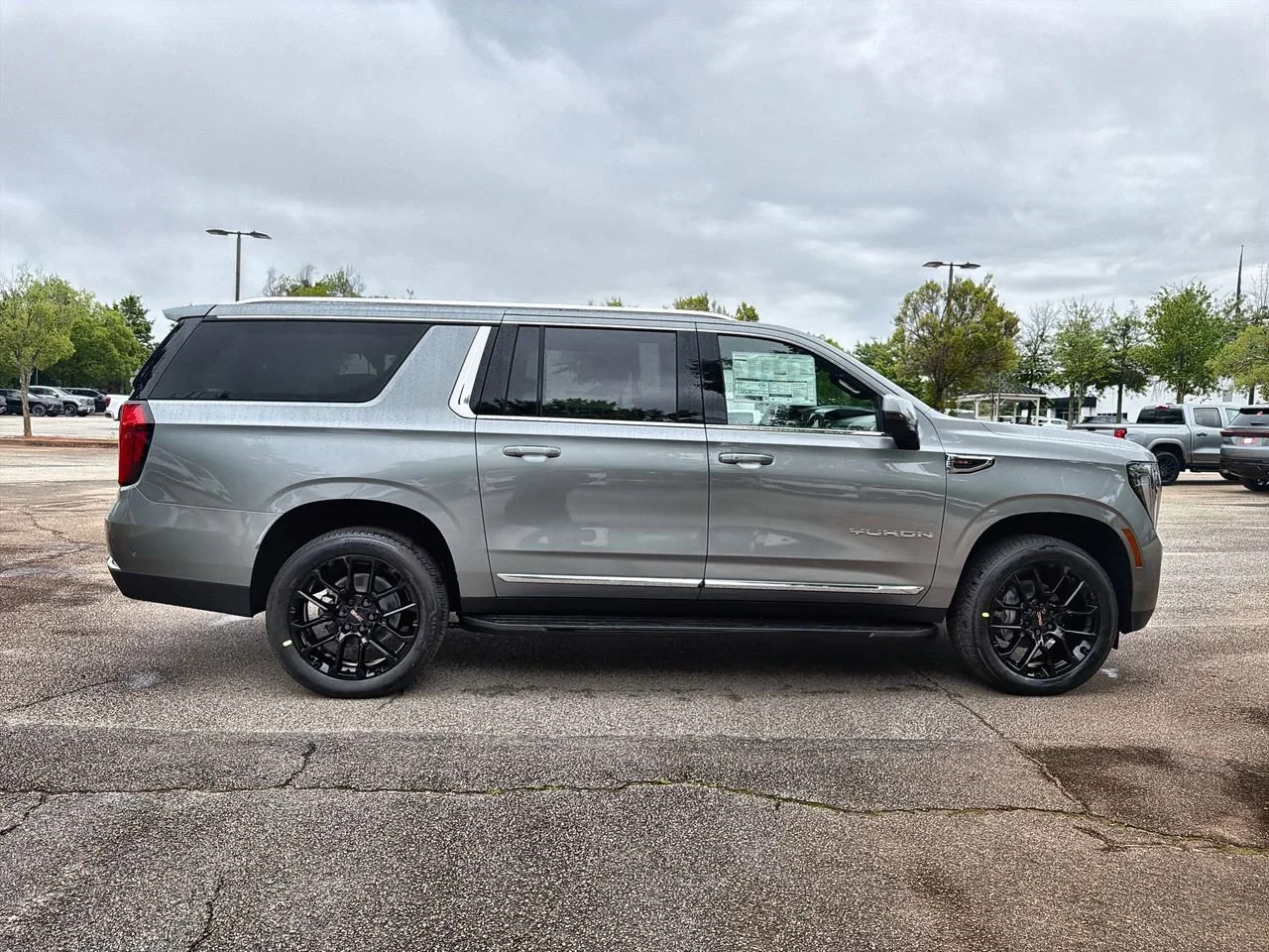 New 2026 Sterling Metallic GMC Elevation image 9