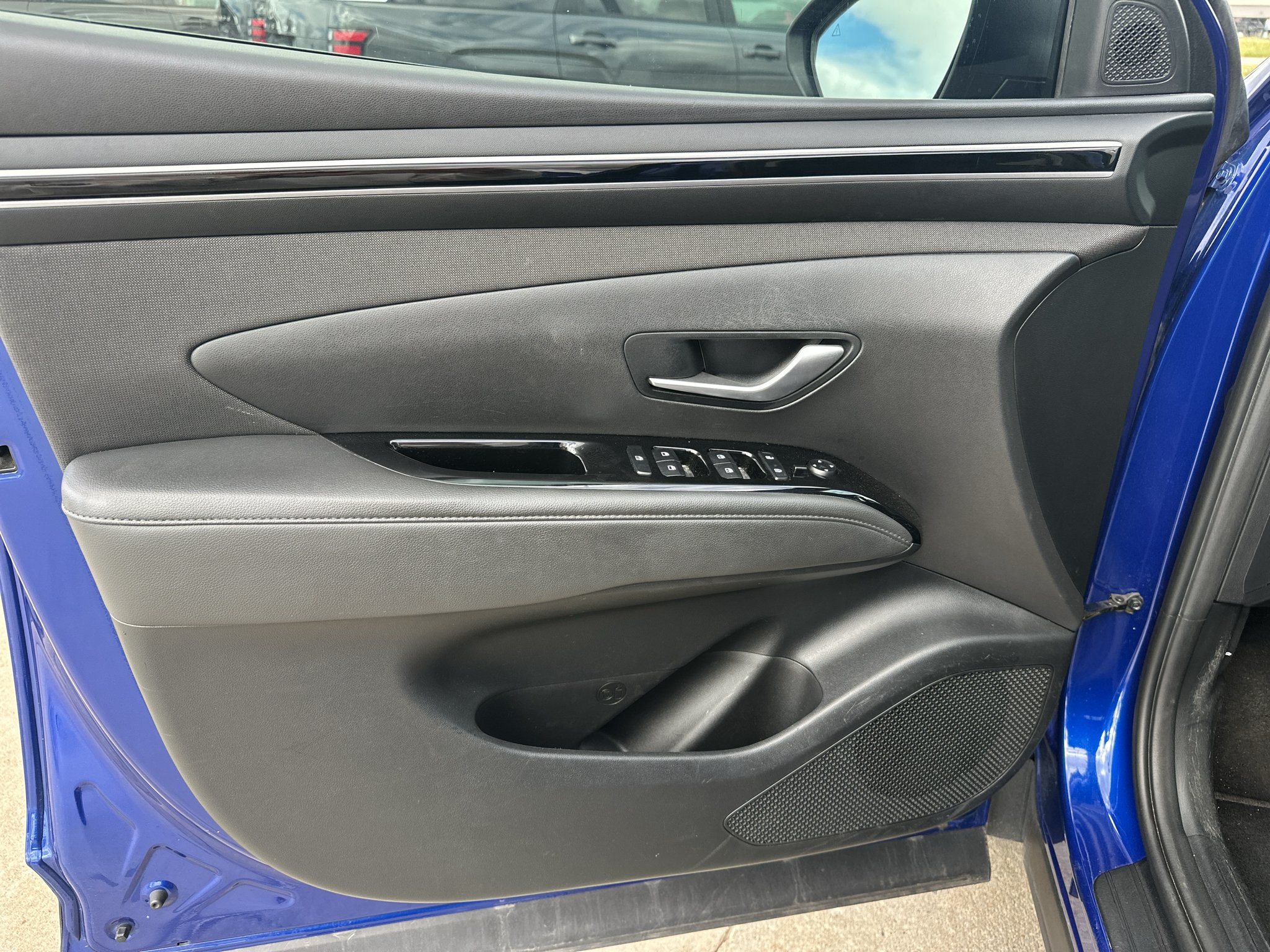 Used 2022 Intense Blue Hyundai SEL image 15