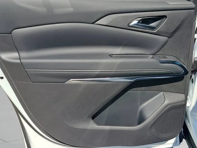 New 2026 Summit White Chevrolet LT image 20