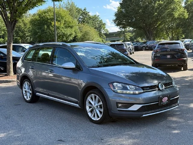 Used 2018 Gray Volkswagen TSI SE image 1