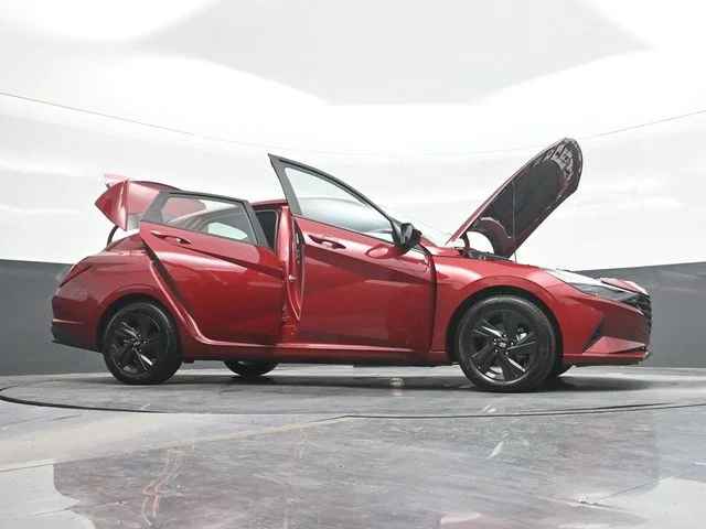 Used 2023 Red Hyundai SEL image 31