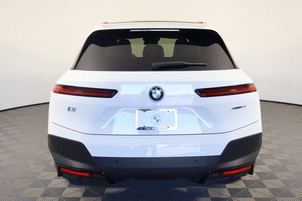 Certified Used 2024 Alpine White BMW xDrive50 image 5