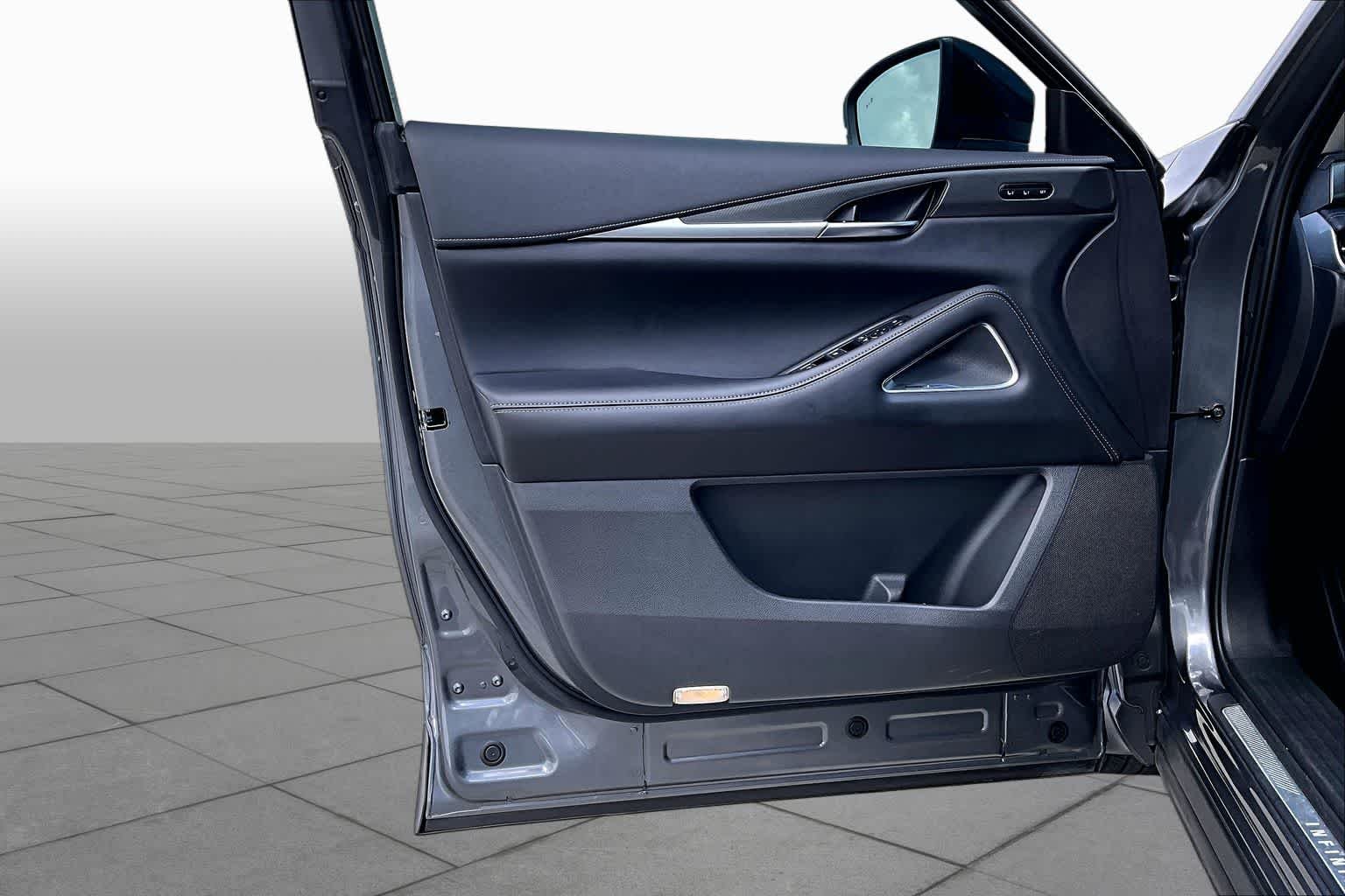 Used 2023 Graphite Shadow INFINITI LUXE image 21