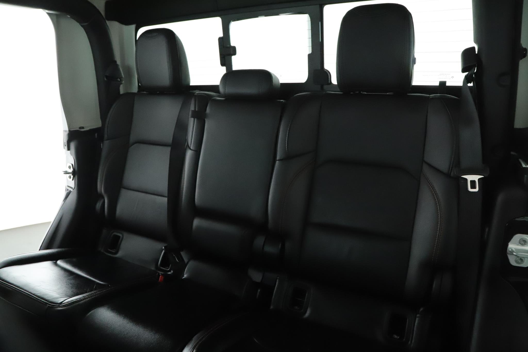 Used 2023 Black Clearcoat Jeep Mojave 4x4 image 5