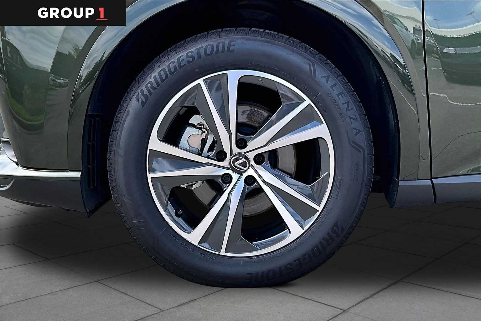 Used 2025 Nori Green Pearl Lexus Premium image 9