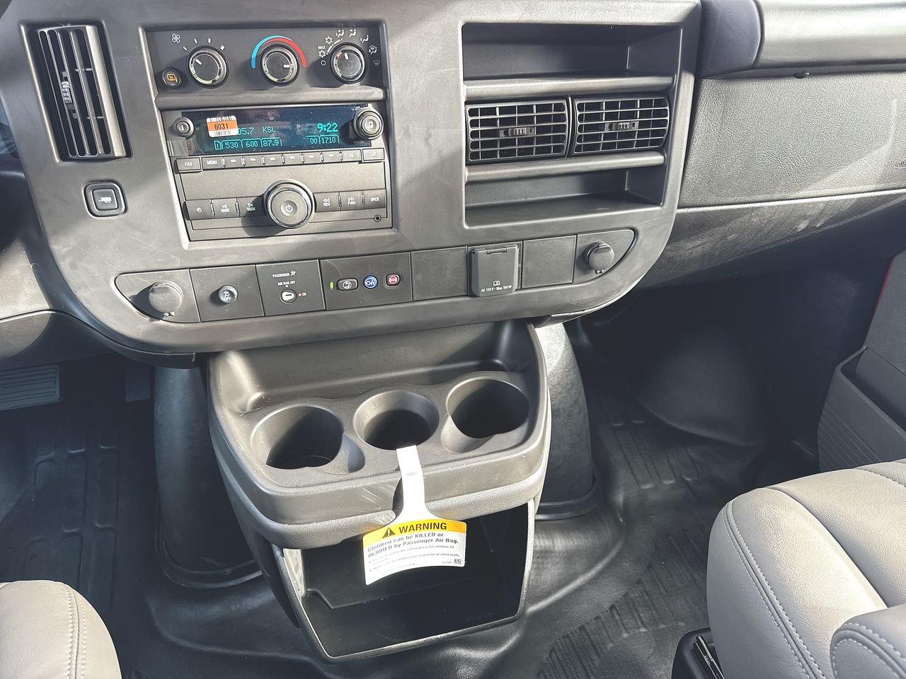 2025 Chevrolet Express Cargo Work Van - Photo 40