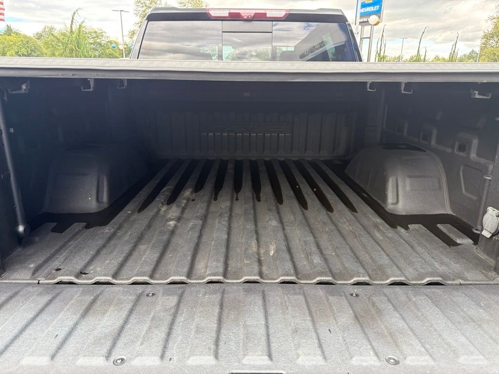 Used 2022 Black Chevrolet ZR2 image 26