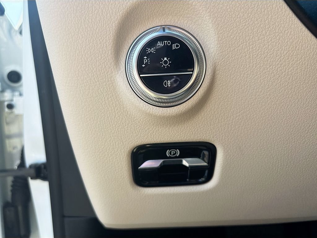 Used 2022 White Mercedes-Benz C 300 image 35