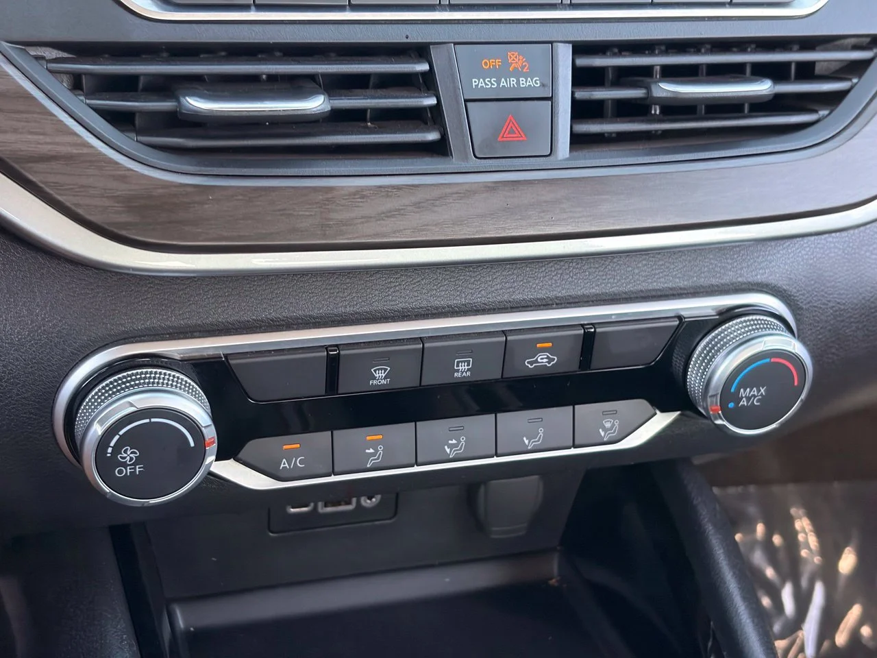 Used 2024 Gun Metallic Nissan 2.5 SV image 24
