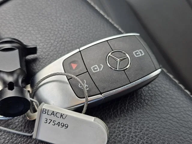 Used 2024 Black Mercedes-Benz GLB 250 image 31