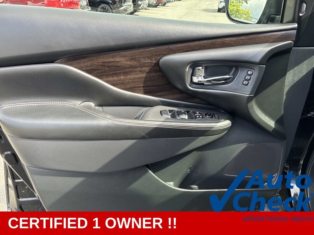 Used 2023 Black Nissan Platinum image 22