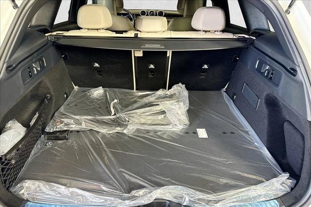 New 2026 Polar White Mercedes-Benz GLC 300 image 52