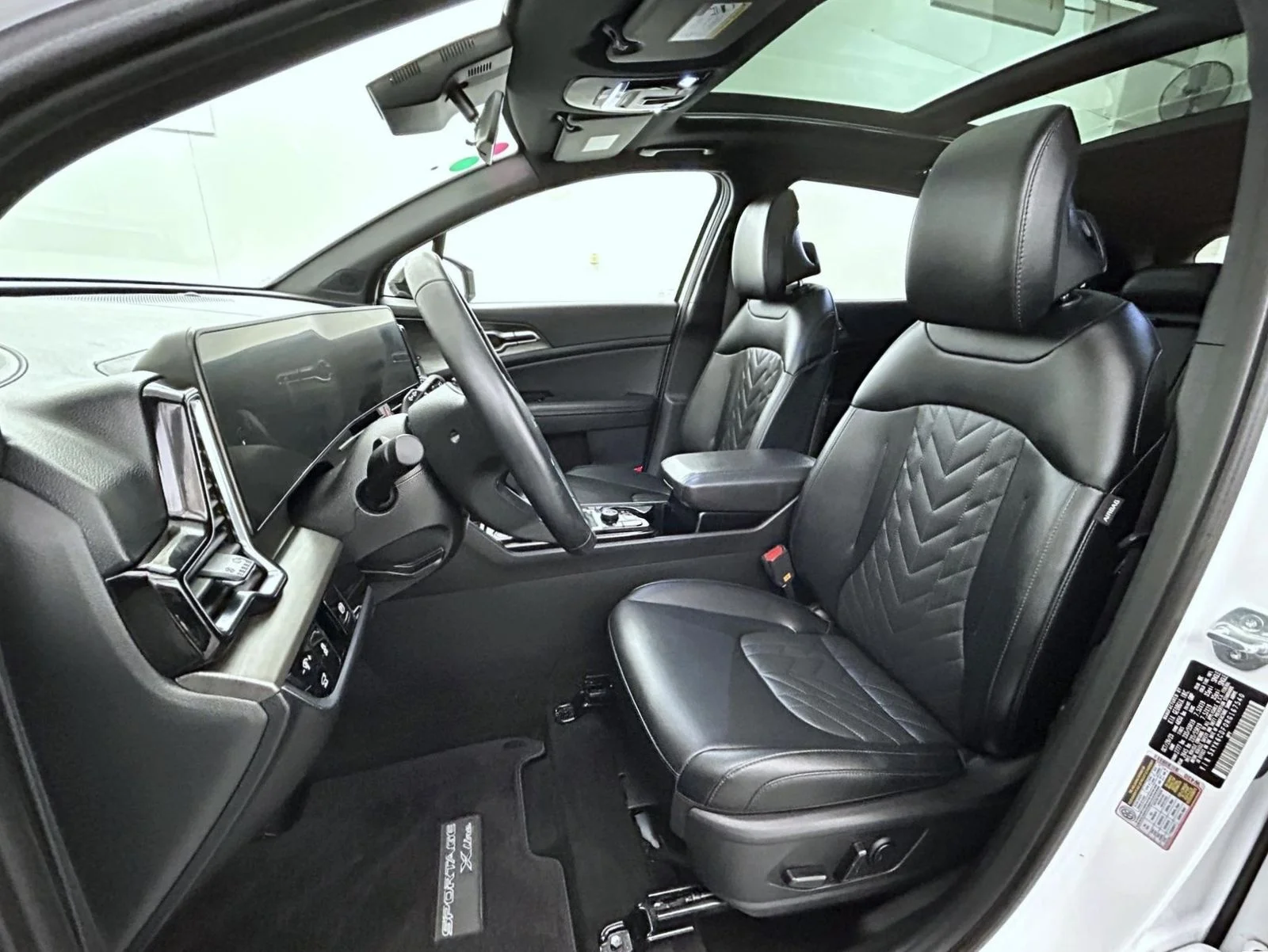 Used 2024 White Kia X-Line image 10