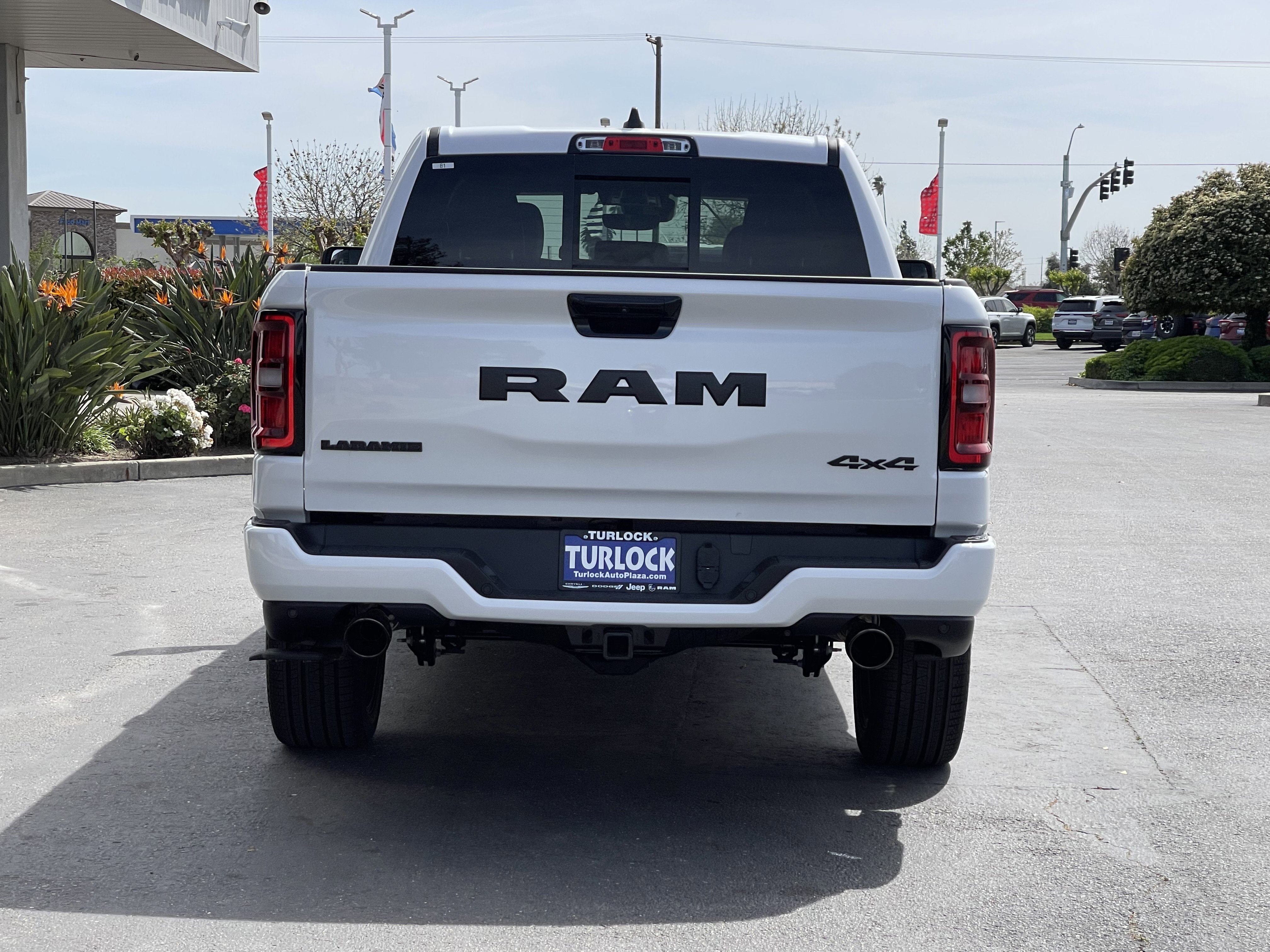 New 2026 Ivory White Tri-Coat Pearl-Coat Exterior Paint RAM Laramie image 11