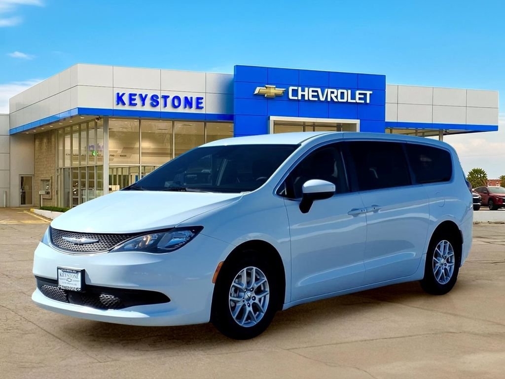 Used 2023 White Chrysler LX image 3