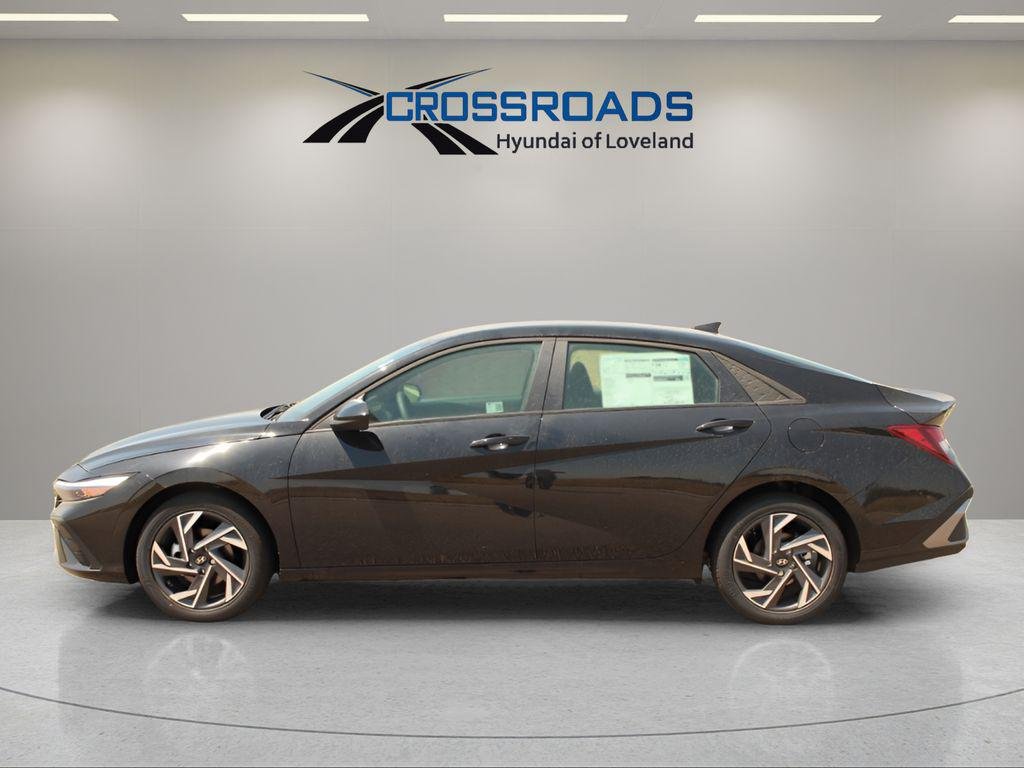 2025 Hyundai Elantra SEL - Photo 2