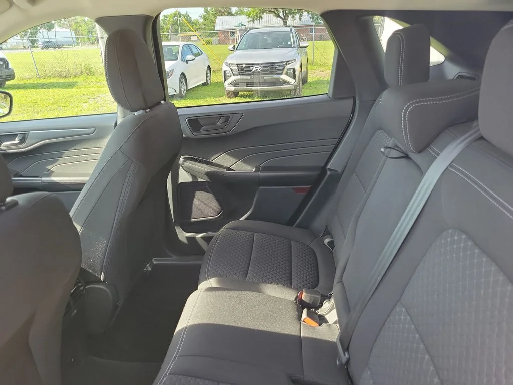 Used 2023 White Ford Active image 31