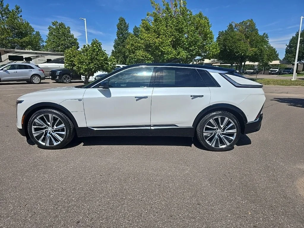 Used 2024 Cadillac LYRIQ Luxury 3 with VIN 1GYKPSRL9RZ129323 for sale in Loveland, CO