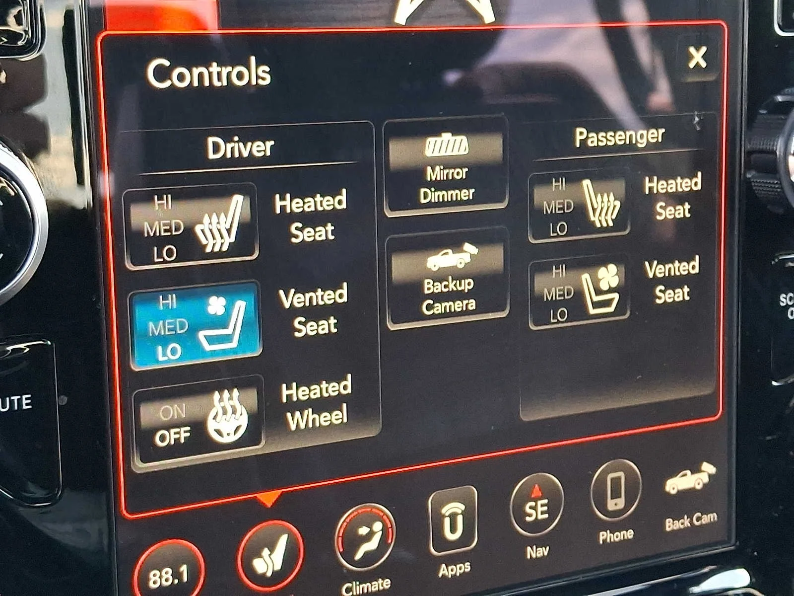 Used 2019 Maximum Steel Metallic Clearcoat Ram Laramie image 26