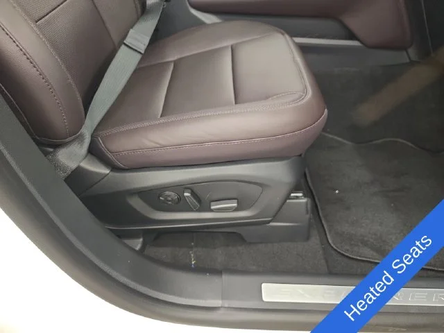 New 2027 Star White Metallic Tri-Coat Ford Platinum™ image 11