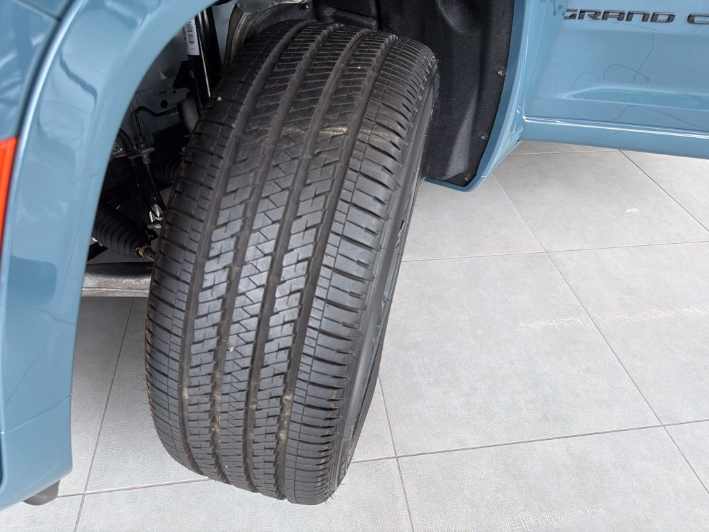 New 2026 Steel Blue Exterior Paint Jeep Limited Reserve image 51