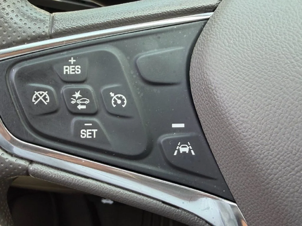 Used 2024 White Chevrolet LT image 27