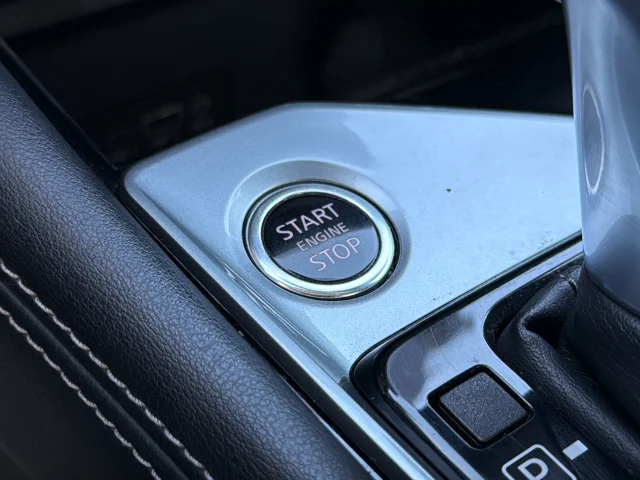 Used 2023 Red Nissan 2.5 SV image 33