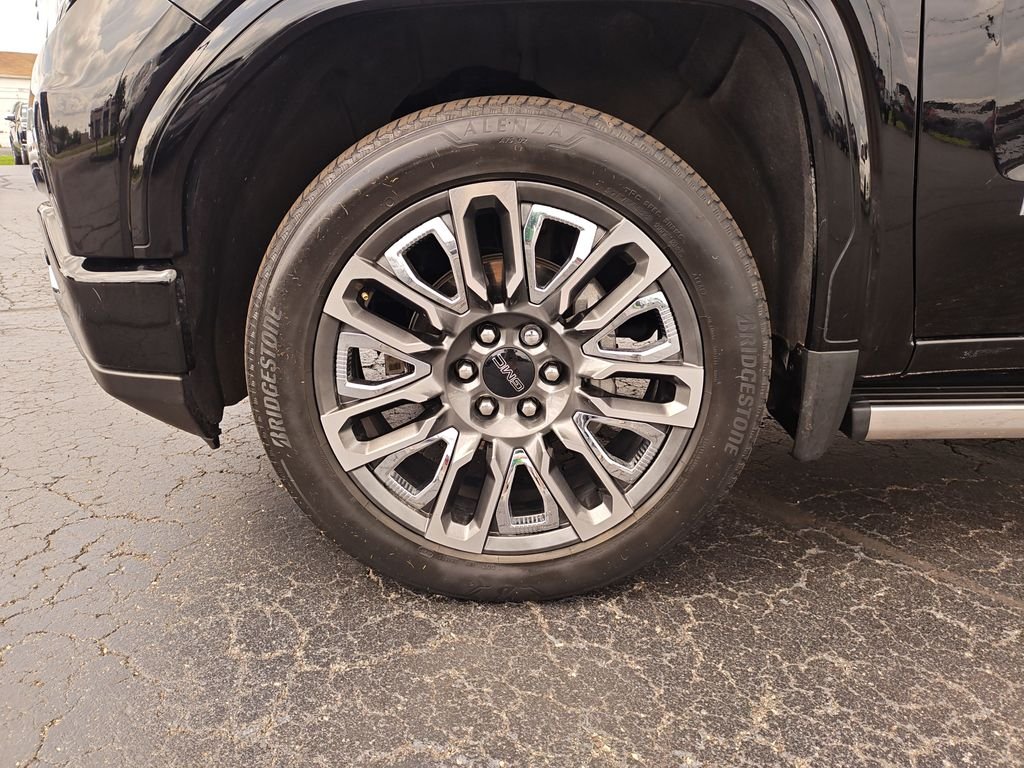 Used 2023 Black GMC Denali Ultimate image 10