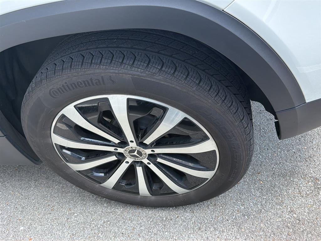 Certified Used 2023 Polar White Mercedes-Benz GLB 250 image 8