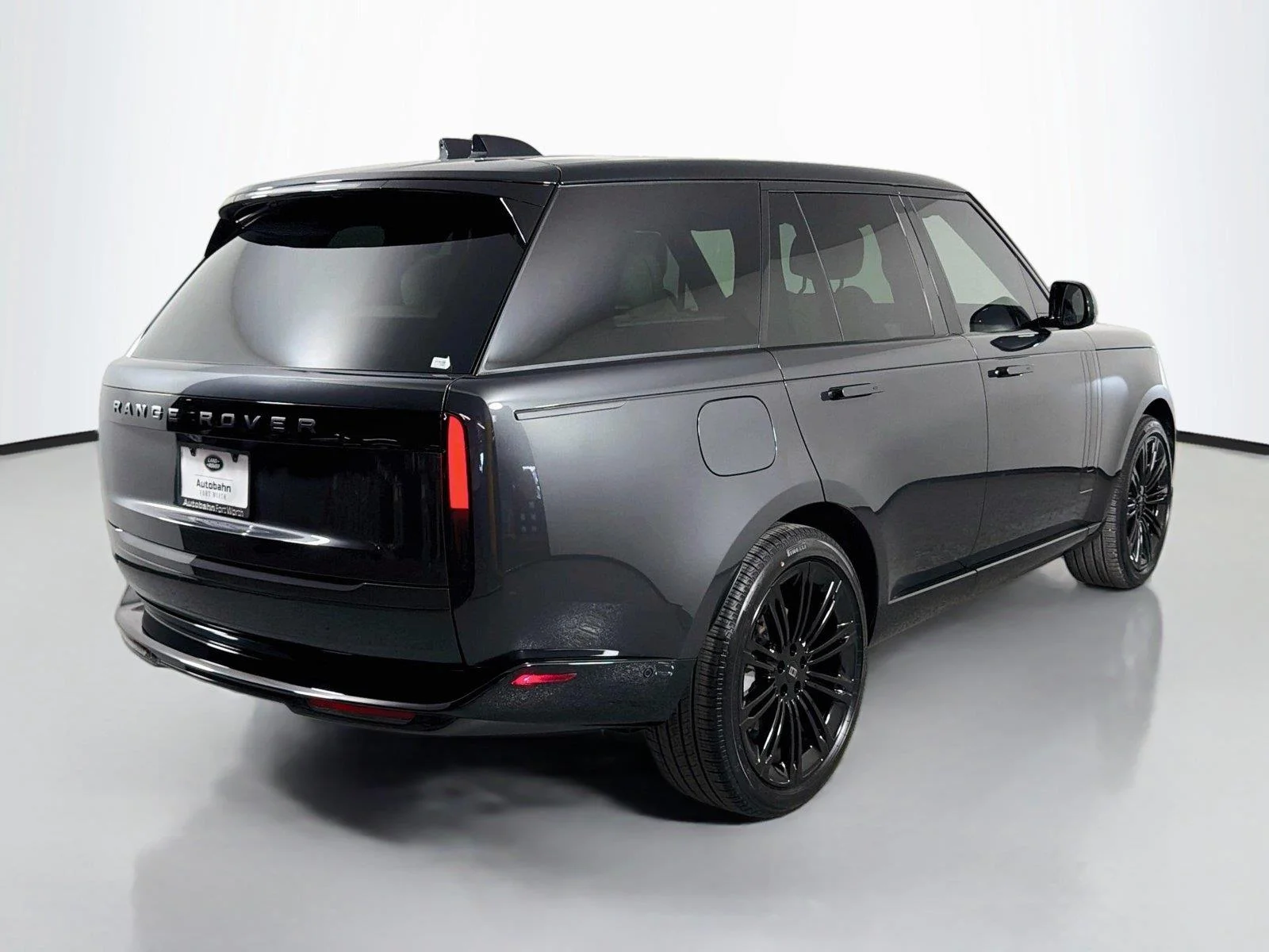 New 2027 Carpathian Grey Land Rover SE image 5