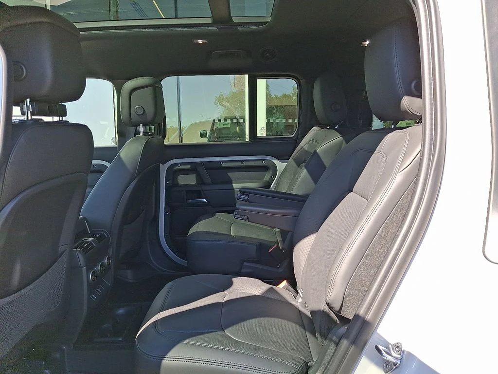 New 2026  Land Rover X-Dynamic SE image 6