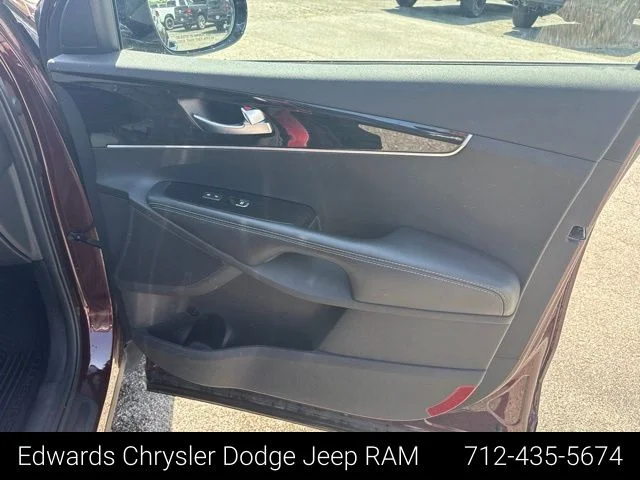 Used 2019 Purple Kia LX image 32