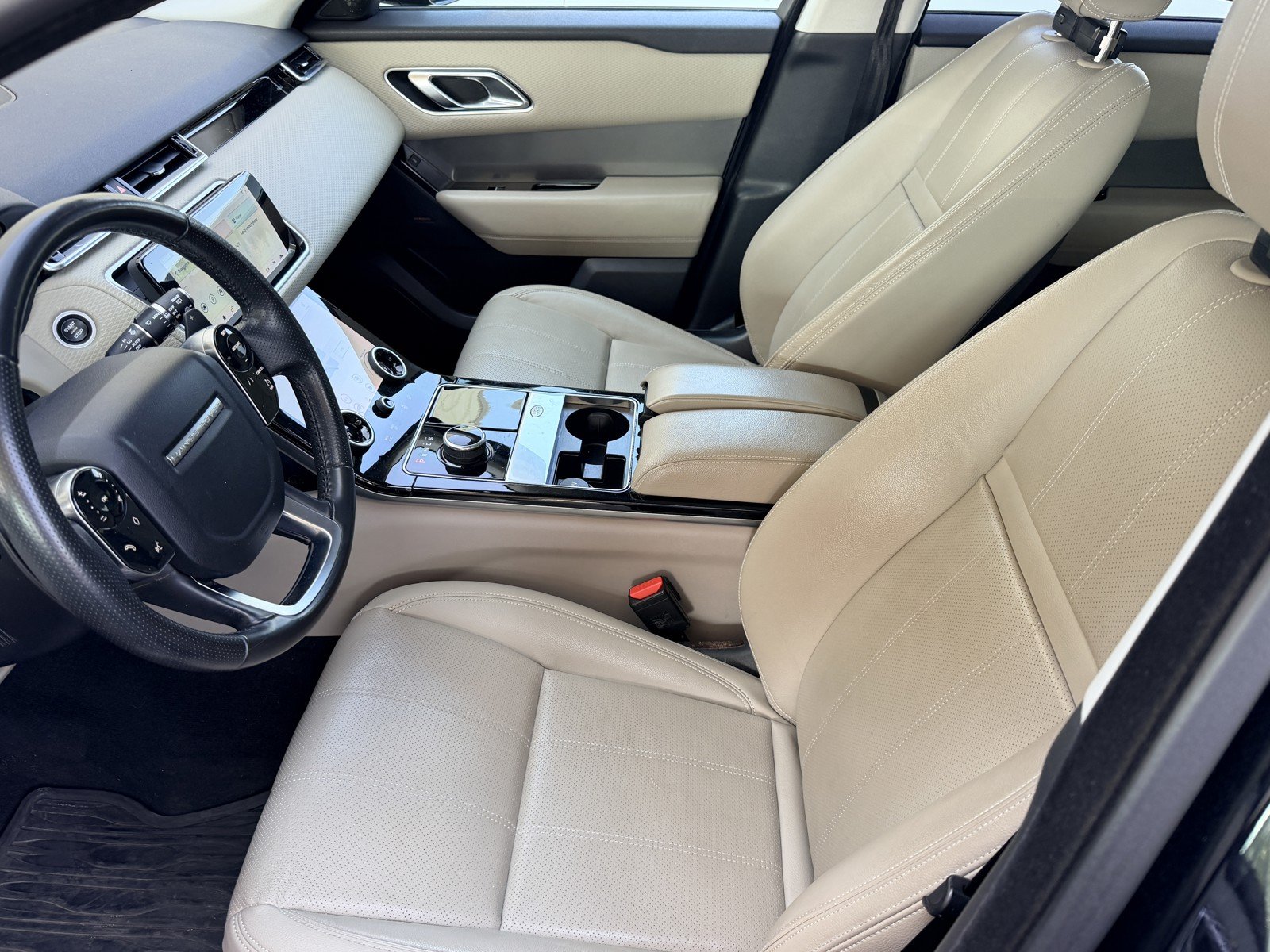 Used 2018 Narvik Black Land Rover S image 14