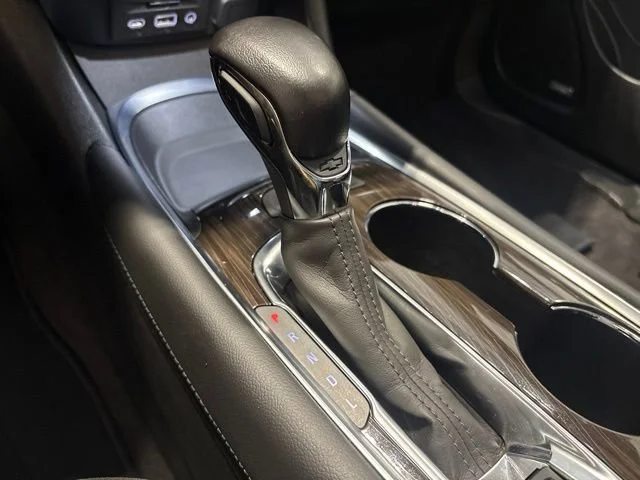 Used 2022 Silver Ice Metallic Chevrolet Premier image 24