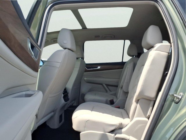 New 2026 Avocado Green Pearl Volkswagen SE w/Technology 4M image 12