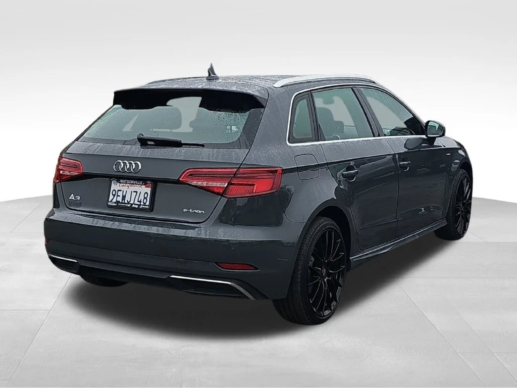 Used 2017 Gray Audi 1.4T Premium image 3