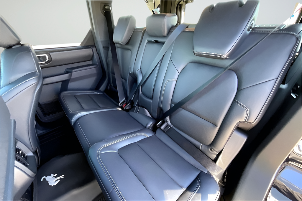 New 2025 Shadow Black Ford Badlands image 17