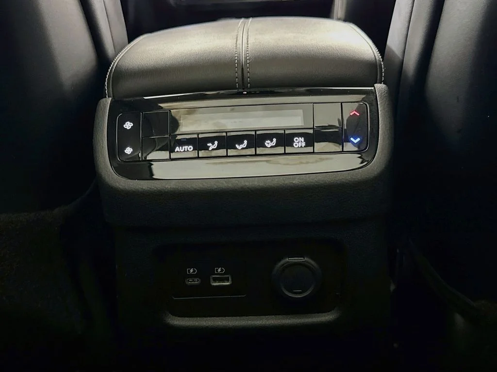 Certified Used 2023 Black INFINITI LUXE image 34