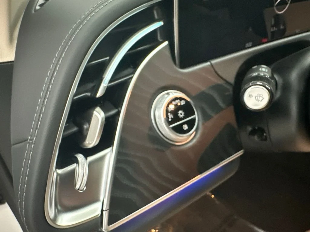 New 2027 White Mercedes-Benz E 350 image 19