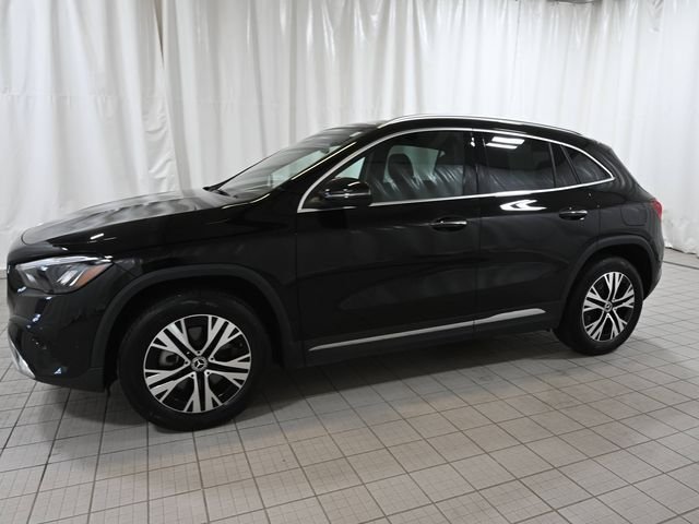 Used 2025  Mercedes-Benz GLA 250 image 9