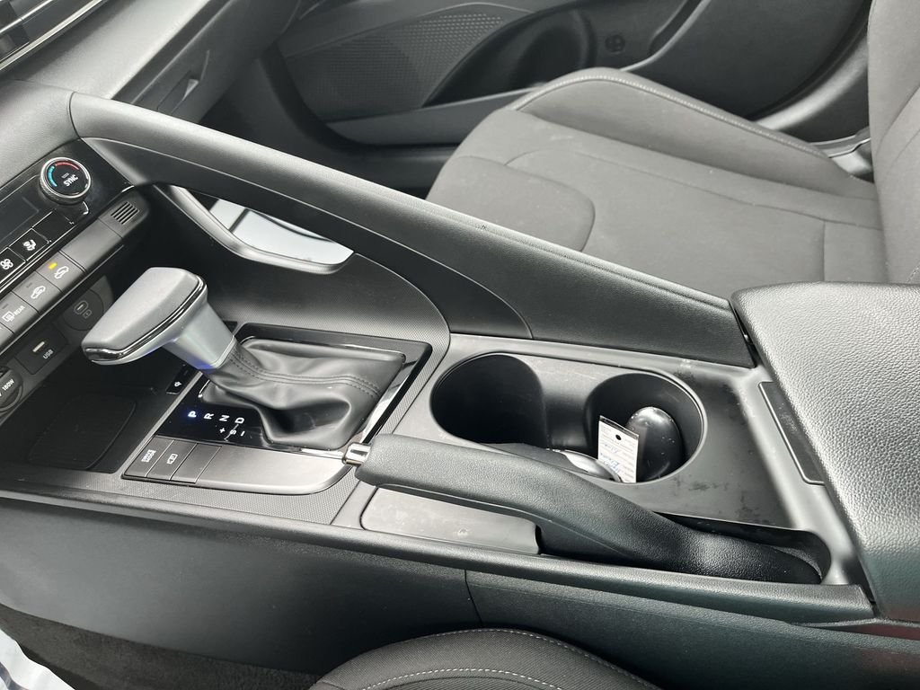 2025 Hyundai Elantra SEL - Photo 20