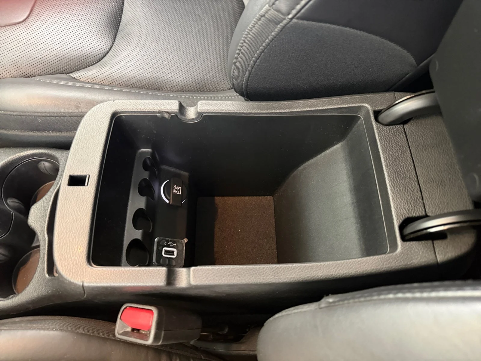 Used 2019 Bright White Clearcoat Jeep Limited image 18