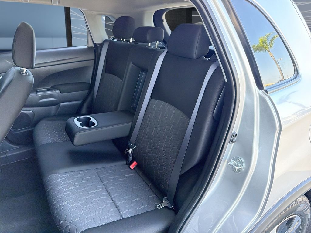 2025 Mitsubishi Outlander Sport ES - Photo 23