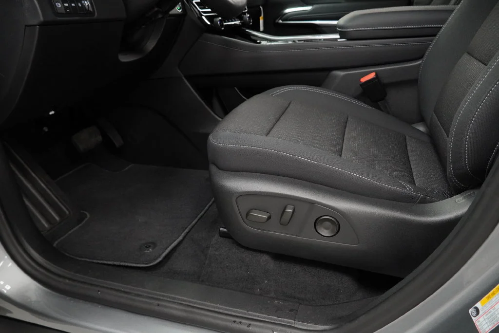 New 2027 Sterling Gray Metallic Chevrolet LT image 23