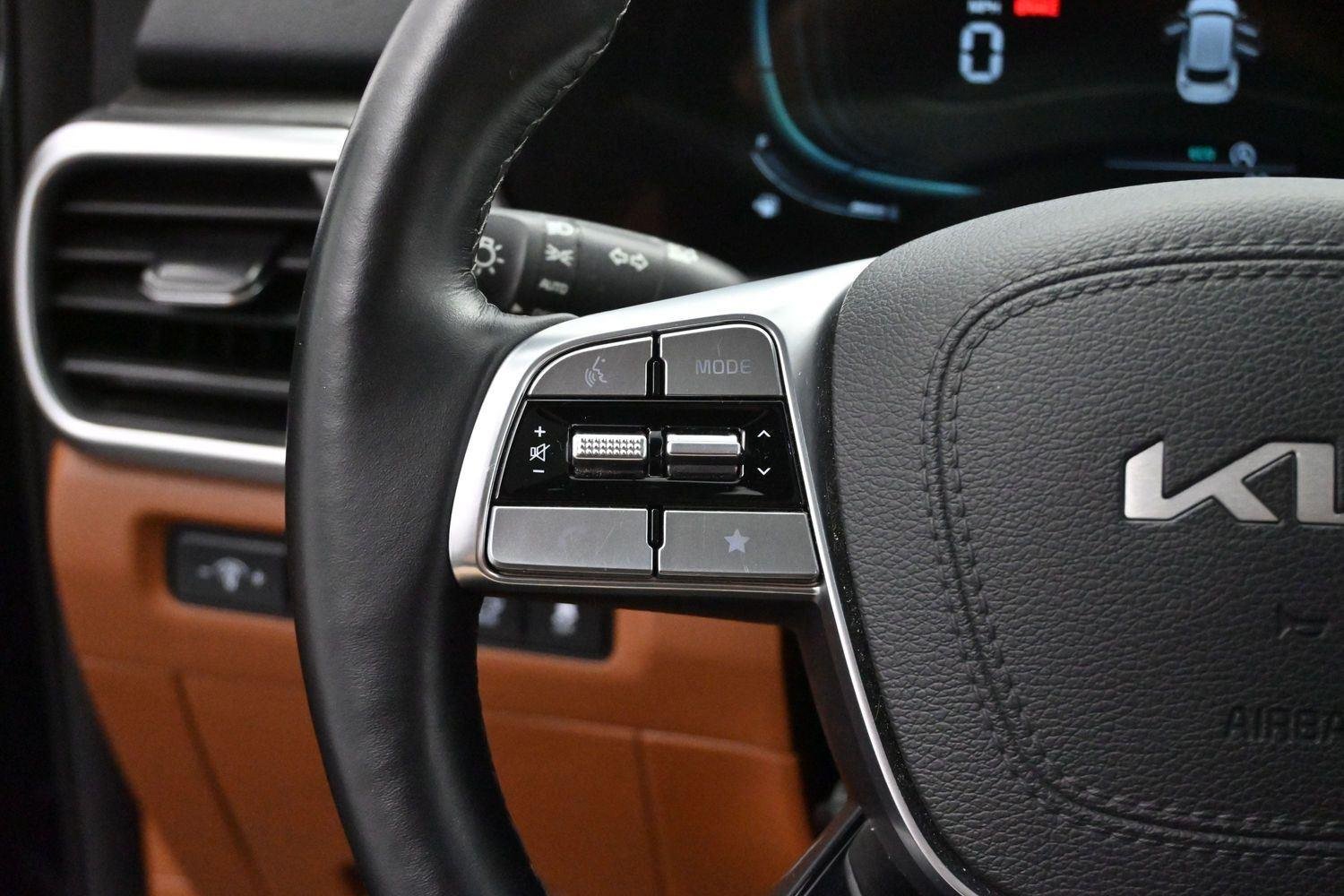 Used 2023 Ebony Black Kia EX X-Line image 16