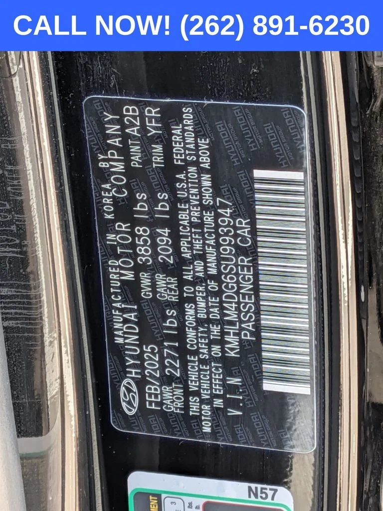 Used 2025 Black Hyundai SEL Sport image 30