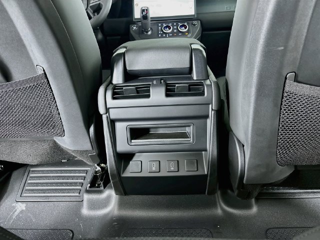 New 2026 Black Land Rover X-Dynamic SE image 23