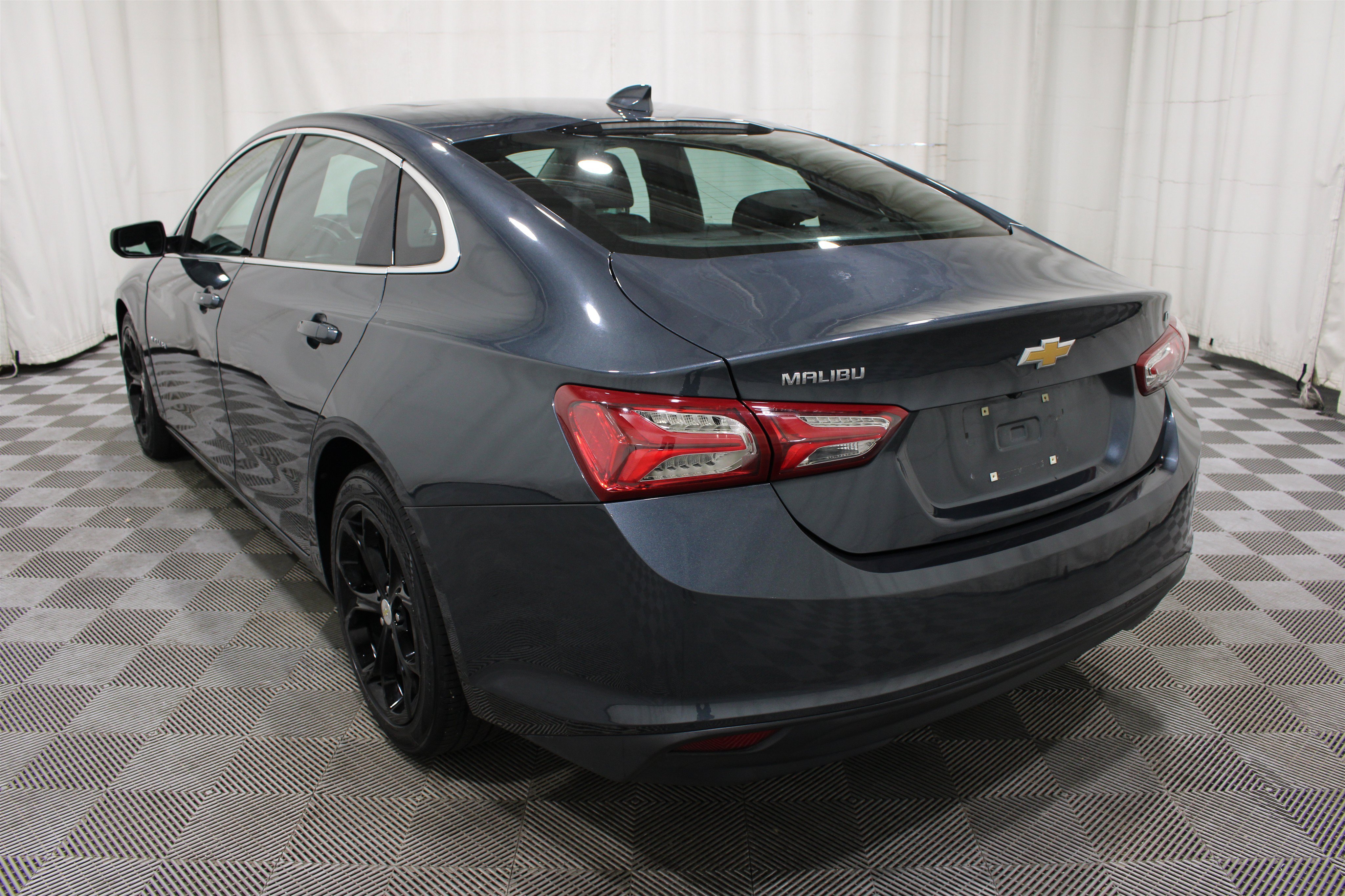 Used 2020 Shadow Gray Metallic Chevrolet LT image 33