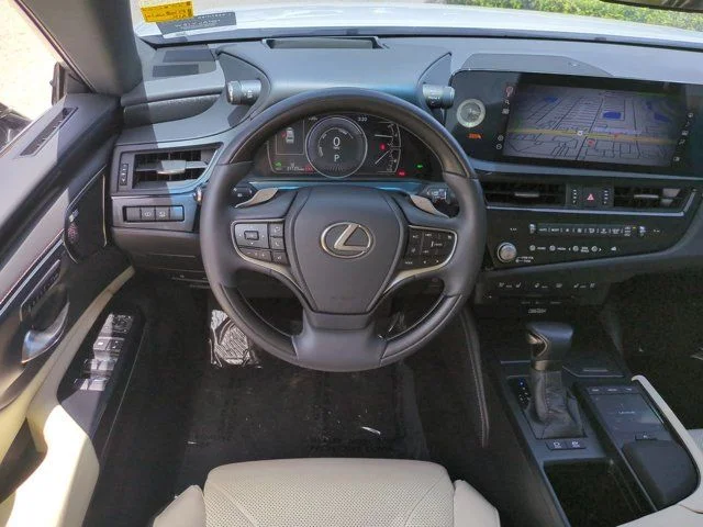 Certified Used 2022 EMINENT WHITE PEARL Lexus 300h Ultra Luxury image 15
