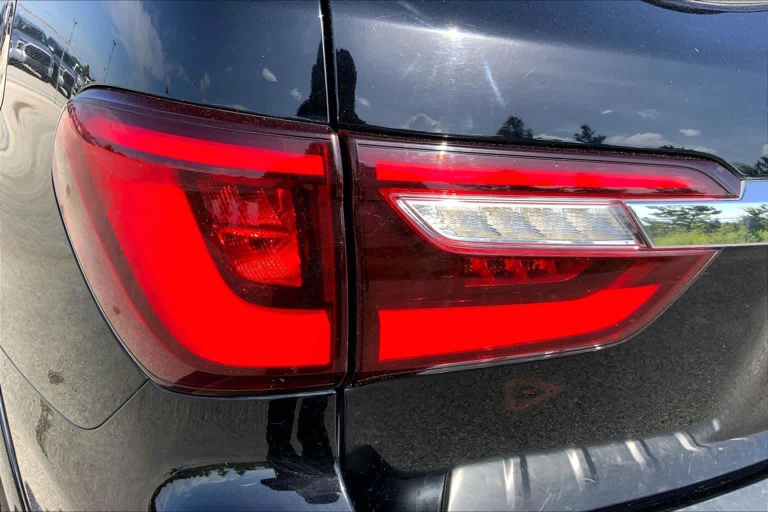 Used 2019 Black Obsidian INFINITI LUXE image 28